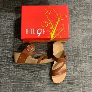 Rouge brown strap sandals size 8.5